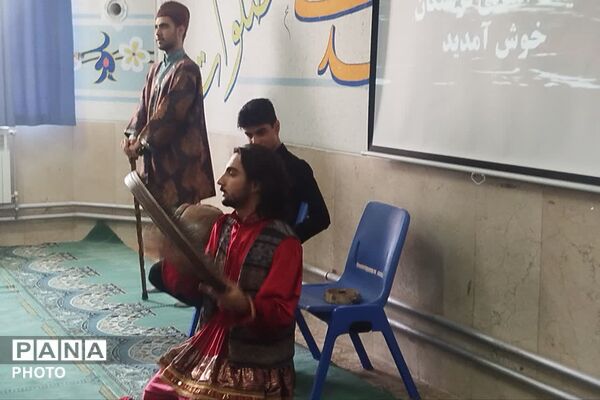 جشن جوانه‌ها در دبیرستان هیئت‌امنایی فرشتگان شیراز