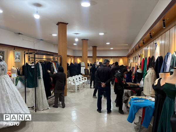 افتتاح «نگارستان فردا» ؛نمایشگاه دست سازه های دانش آموزان دختر شهرستان کاشمر