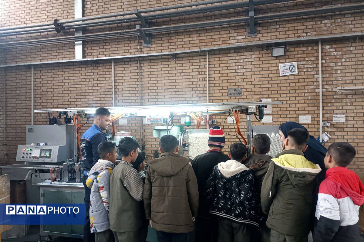 علم در صحنه عمل؛ گردش علمی دانش‌آموزان باقرالعلوم در کارخانه کیان صفا