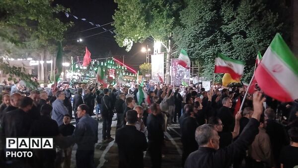 امشب نهاوندی ها پرچم ایران را به اهتزاز در آوردند