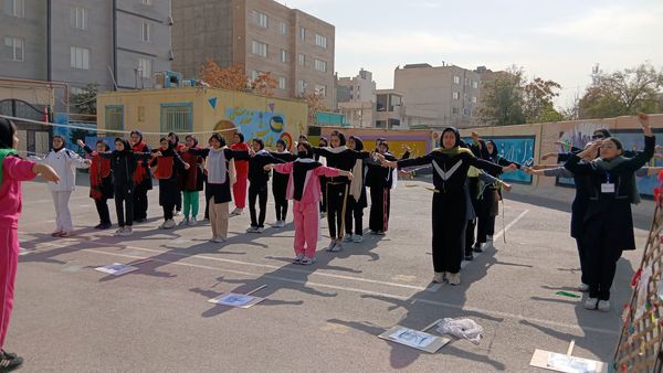 رقابت و هیجان در المپیاد ورزشی دبیرستان دخترانه عطیه۲