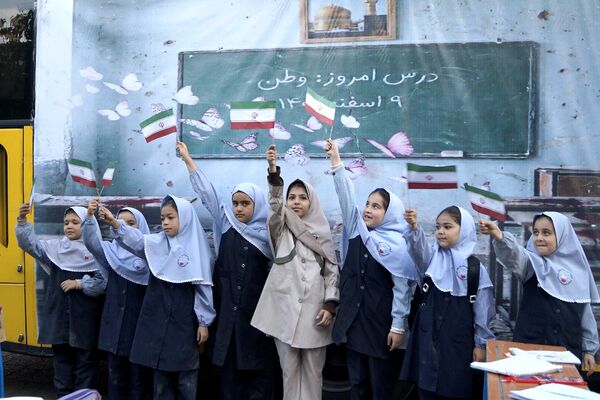 اتوبوس نمایش میناب ۱۶۸ در قرچک