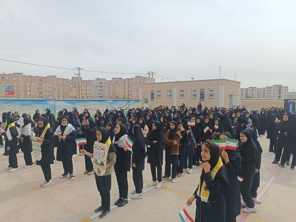 نکوداشت شهادت رهبر مقاومت در دبیرستان شهید باقری 