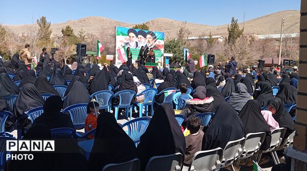 اجتماع باشکوه دانش‌آموزان چهارمحال و بختیاری در گلزار شهدای شهرکرد