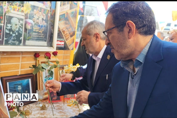 وزیر آموزش و پرورش میهمان دانش‌آموزان مدرسه شاهد دالکی