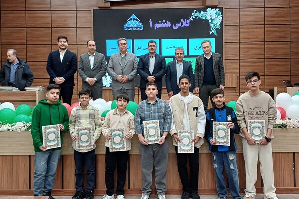 تقدیر از دانش‌آموزان دبیرستان هیات امنایی البرز در اردوگاه استانی شهید محمد منتظری شهریار 