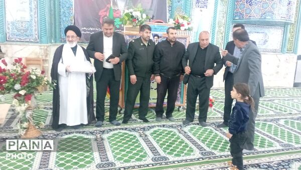 گروه سرود حوزه بسیج دانش‌آموزی شهدای پاتاوه و غرفه‌های نوجوان مبارز در نماز جمعه پاتاوه