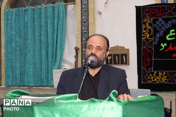 نظرآباد میزبان آیین بزرگداشت رهبر شهید با حضور مسئولان و دانش‌آموزان