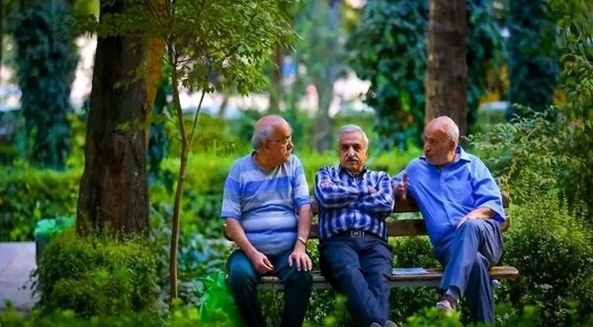 پرداخت معوقات فروردین ماه بازنشستگان حداقل‌بگیر از امروز