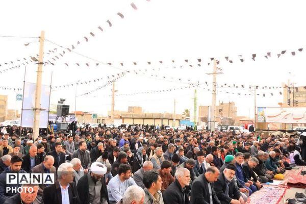 جلوه‌هایی از برگزاری نماز عید سعید فطر در شهر جعفریه قم