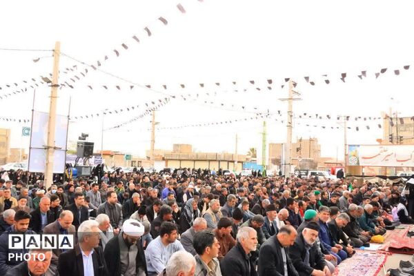 جلوه‌هایی از برگزاری نماز عید سعید فطر در شهر جعفریه قم