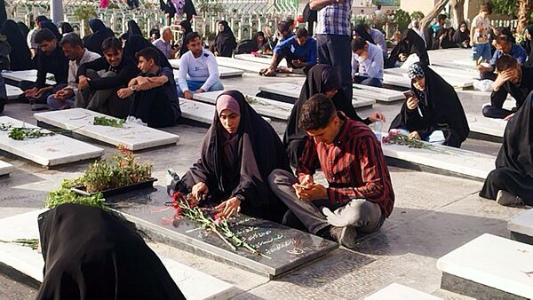 برپایی مراسم دعای عرفه در گلستان شهدای اصفهان