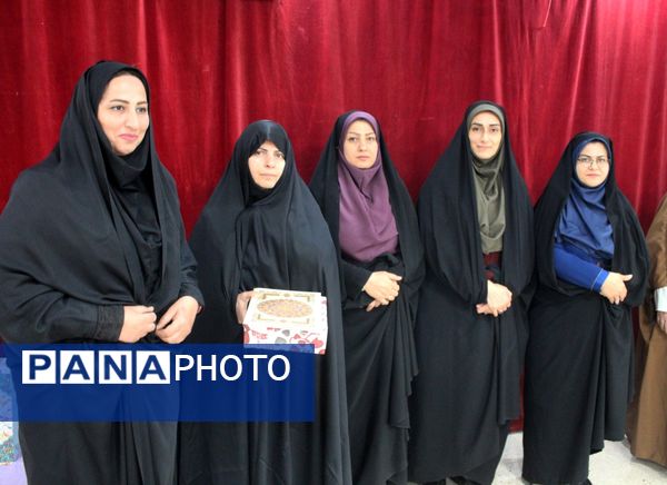 تقدیر از برگزیدگان مسابقات قرآن، عترت و نماز در گلوگاه 