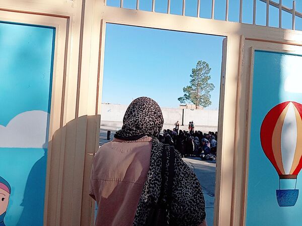 اولین جلسه انجمن اولیا در دبستان توحید 