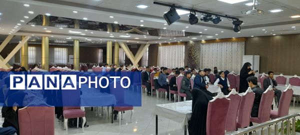 جلسه رؤسای شوراهای دانش‌آموزی مدارس شهرستان کاشمر