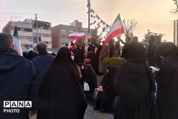 حضور مردم پردیس برای خنثی کردن حرکات  احتمالی مزدوران صهیونی