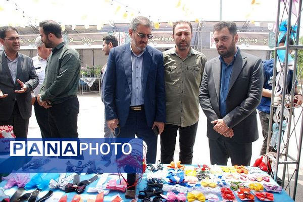 افتتاح نمایشگاه دهه ولایت در بوستان زیتون شهر قیامدشت