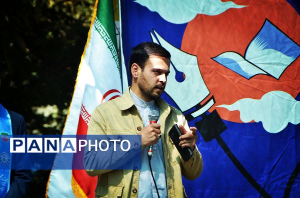 مراسم روز تکریم از دانش‌آموزان فعال خراسان رضوی ویژه پسران