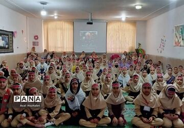  زنگ مقاومت به مناسبت سالگرد شهادت سردار دلها حاج قاسم سلیمانی در دبستان استقلال‌ شهرضا