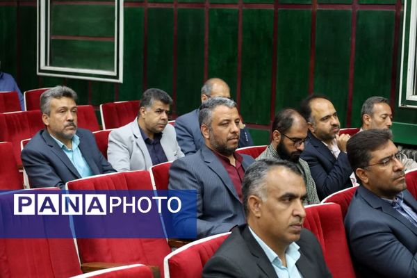 دیدار مدیرکل مدارس غیر دولتی وزارت آموزش و پرورش با مسئولان مدارس غیر دولتی استان یزد