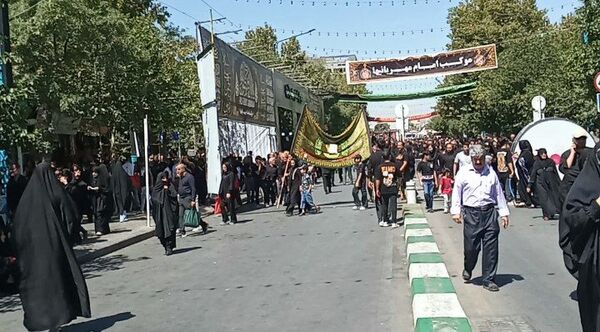 عزاداری و پیاده روی عاشقان اهل بیت(ع) در مشهد