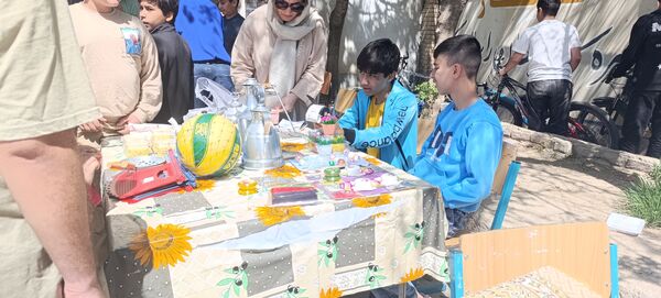 برپایی بازارچه در مدرسه ولیعصر آشخانه 