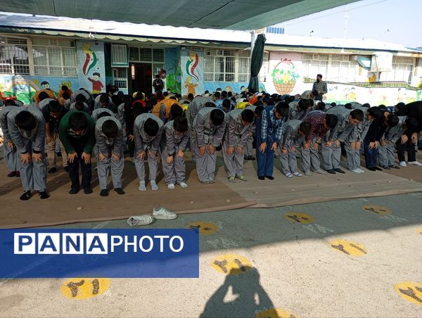 اقامه نماز باران در مدرسه فضیلت