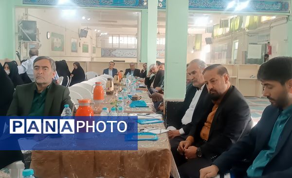 دومین جلسه مدیران متوسطه دوم نیشابور در دبیرستان ابوذر غفاری