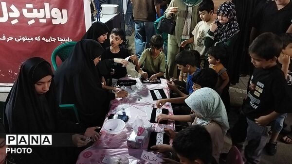 پرچم های مشکی بدست دهه نودی ها در بلوار فضل نیشابور 