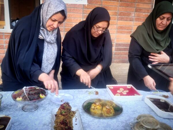 جشنواره غذای سالم و‌ معرفی غذاهای محلی در شهرستان بروجن