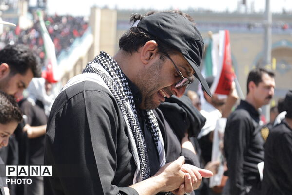 آخرین وداع ملت ایران با رهبر شهید 