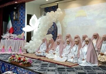 برگزاری جشن تکلیف نوگلان دبستان رویش آمل