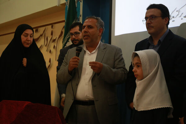 تجلیل برگزیدگان نوجوان سالم در ناحیه 5 تبریز