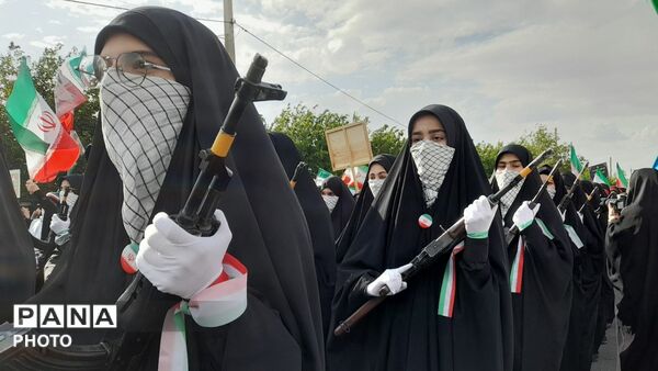 رزمایش بزرگ دختران جان فدای ایران در قم