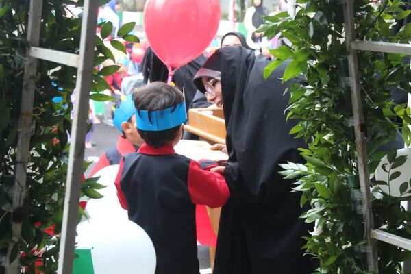 برگزاری جشن غنچه‌ها در ساری 
