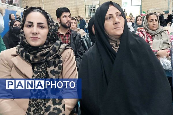 جشن باشکوه ایام الله دهه فجر در بهارستان‌دو