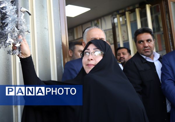 نواختن زنگ آغاز سال تحصیلی با حضور وزیر دادگستری 