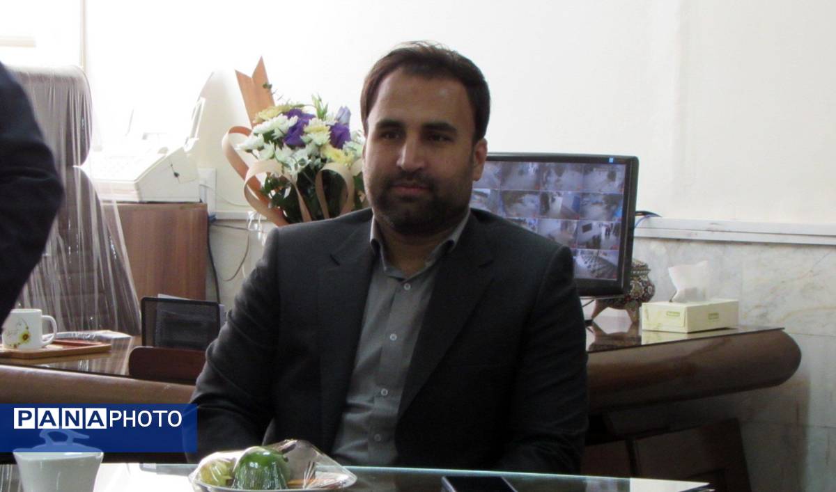 بازدید رئیس سمپاد خراسان رضوی از دبیرستان فرزانگان نیشابور