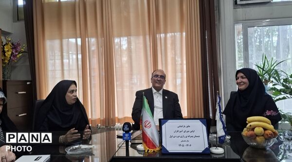 بازدید مدیر آموزش و پرورش منطقه ۳ شهر تهران از مانور بازگشایی مدارس