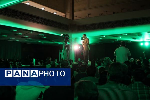 اجتماع «عاشقان بی‌نشان» در کاشان؛ روایت تصویر از شب ادای احترام به شهدا