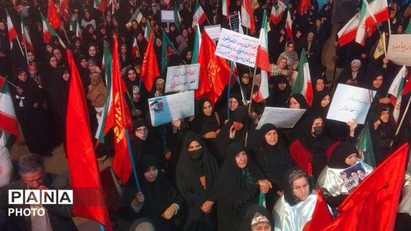 نجوای وفاداری در نورآباد؛ شب نود و سوم تجلی عشق به رهبری