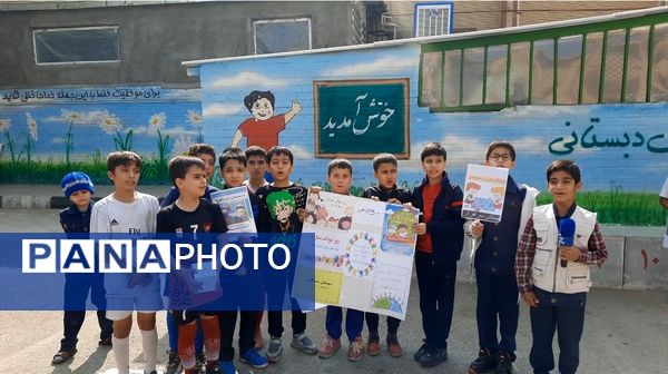 بمناسبت روز جهانی کودک برپایی جشنواره صبحانه سالم در دبستان پسرانه سرافراز ناحیه۷ مشهد