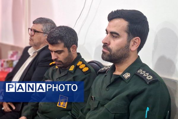 شکوه انقلاب در جشن باشکوه دهه فجر مدرسه نمونه دولتی ارشاد قرچک