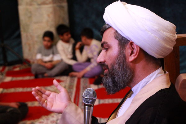 حضور خادمان رضوی در اعتکاف دانش‌آموزی فهرج