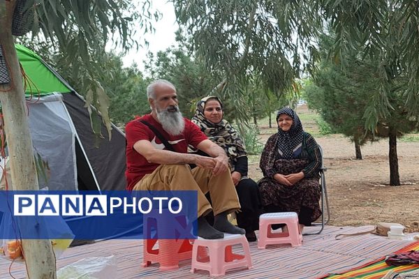 دورهمی روز طبیعت در پارک جنگلی پردیسان قم