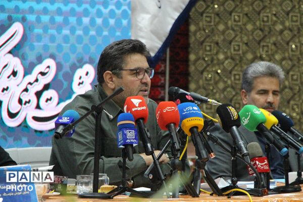 نشست صمیمی مدیرکل آموزش و پرورش خراسان رضوی با اصحاب رسانه و معلمین رسانه ای