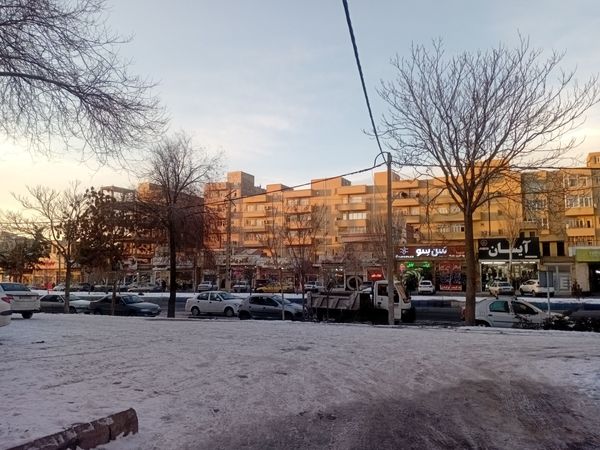 روزهای برفی تبریز از پشت پنجره