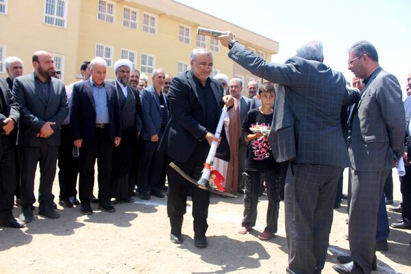 آیین کلنگ زنی احداث سه واحد آموزشی در قم