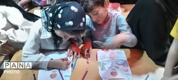 غرفه دهه نودی ها در تجمعات شبانه