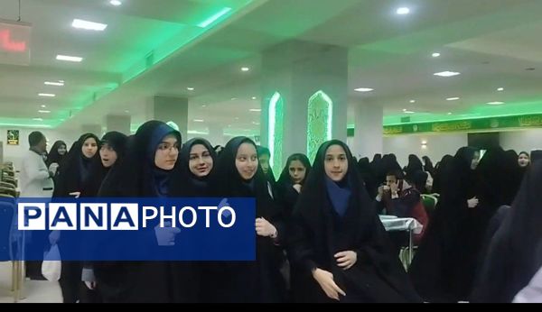 اردوی معنوی دانش آموزان دبیرستان شاهد تکتم در حرم مطهر رضوی